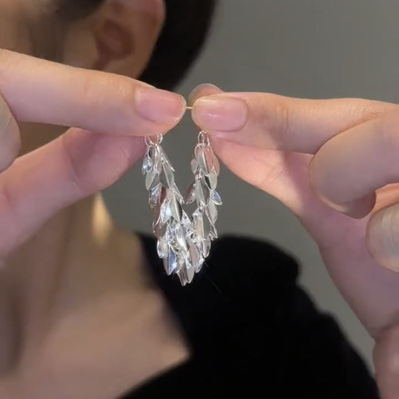 Women's Fashionable Mid-length Leaf Earrings