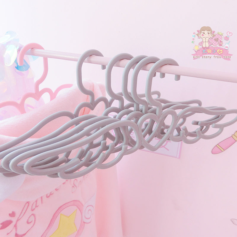 Angel tie hanger