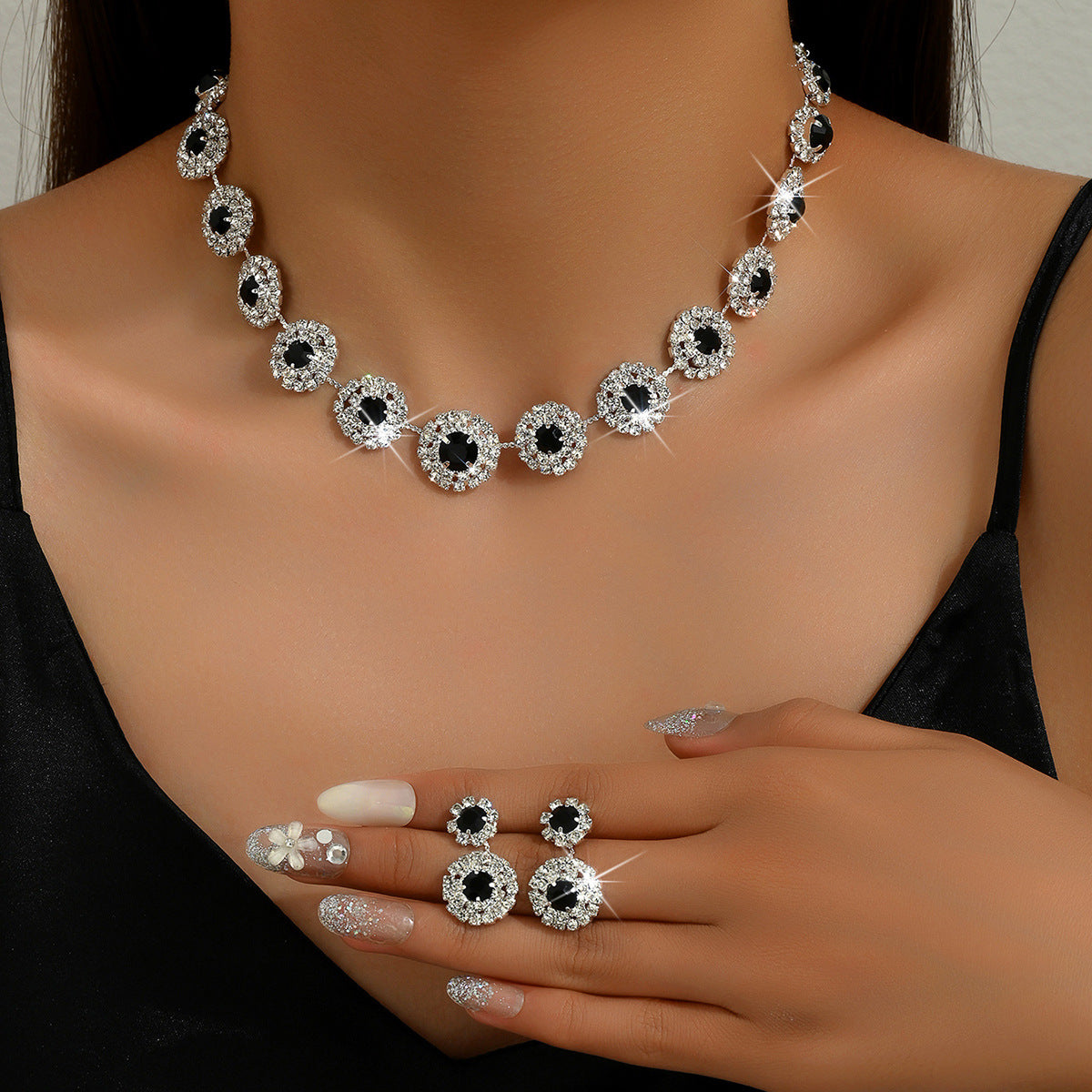 Popular Luxury Round Rhinestone Quartz Necklace And Earring Suit