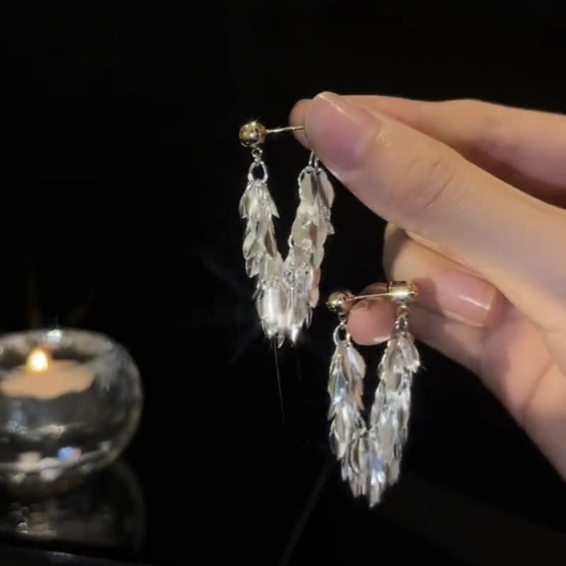 Women's Fashionable Mid-length Leaf Earrings